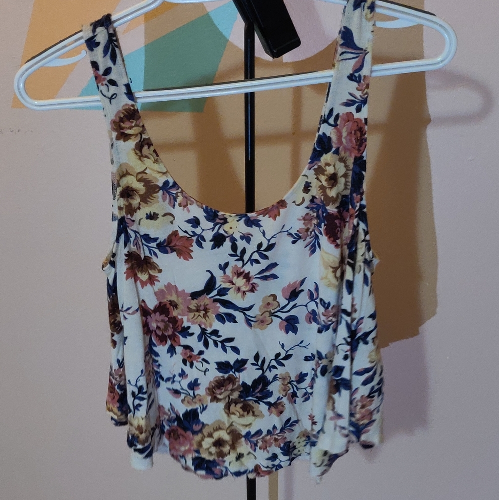 Sleeveless floral crop top